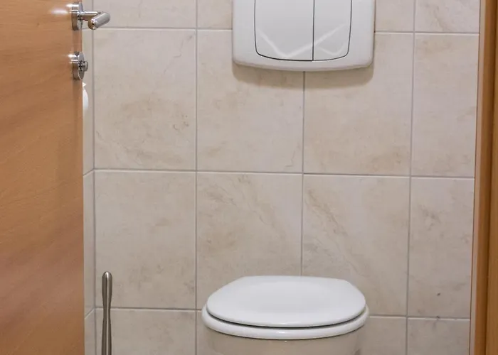 International House Mit Balkon Zw 12 *